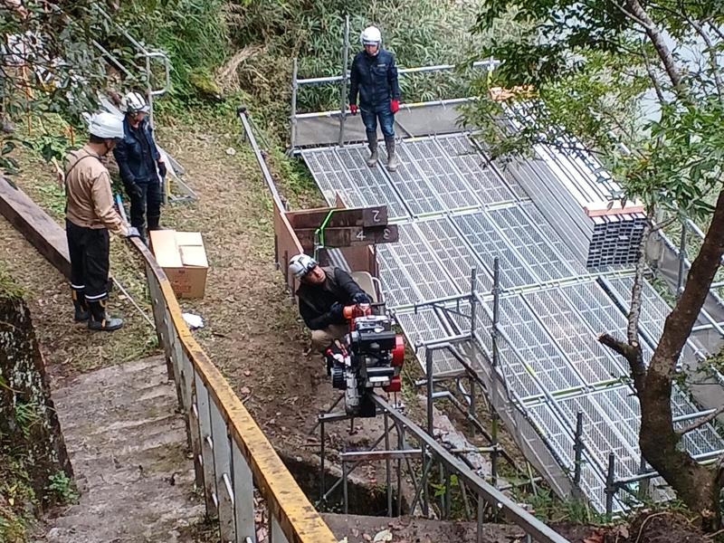 西渡発放水路補強工事